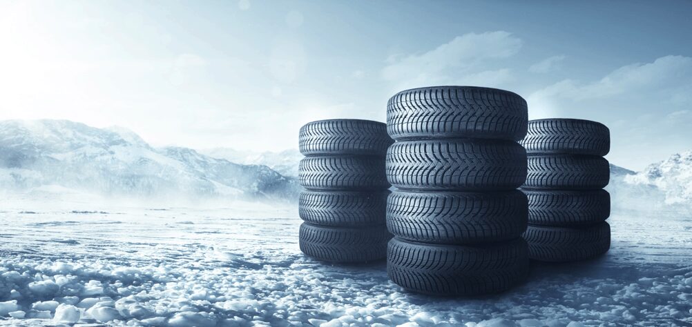 gli pneumatici invernali sono più efficaci degli estivi sulla neve, su fondi ghiacciati, umidi e bagnati anche a basse temperature (inferiore a 7°).