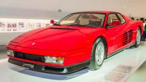 Modello di Ferrari Testarossa, l'auto ideale per gli ariete
