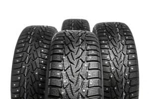 Gomme invernali- le differenze tra quelle strette e quelle larghe