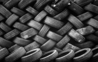 lo smaltimento delle gomme dei pneumatici non si butta via niente