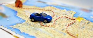 mappa stradale con macchina
