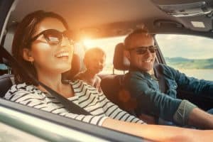 famiglia durante un viaggio in auto