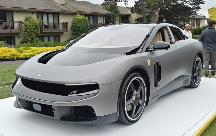 Ferrari Luce grigia esposta a Pebble Beach nell'agosto 2026